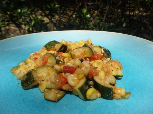 sauté au maïs et aux courgettes