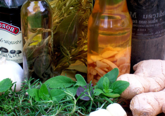 vinaigre aux herbes avec basilic