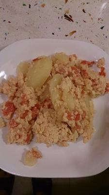 omelette aux tomates et pommes de terre (plat de chypre)