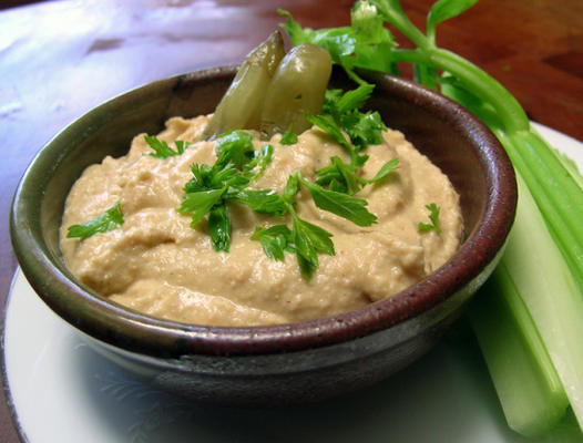 houmous aux olives et au pepperoncini