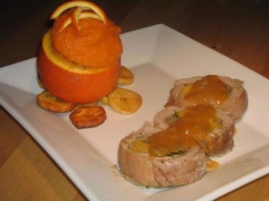 Porc farci des Caraïbes avec patates douces à l'orange et plantains