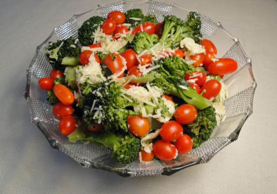 brocoli au parmesan avec tomates cerises