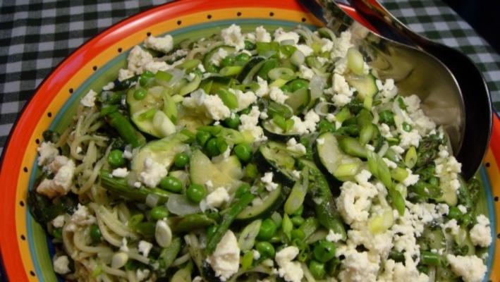 pâtes aux légumes verts et aux herbes
