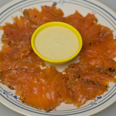 recette de saumon froid avec sauce à la moutarde
