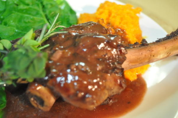 jarrets d'agneau braisés à la sauce orange-merlot (Pâque)