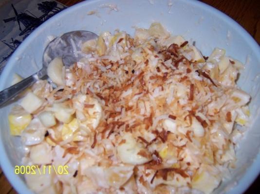 salade de fruits de noix de coco rafraîchissante