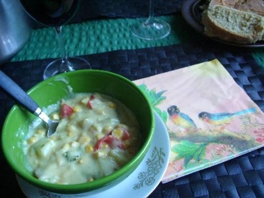 soupe de maïs et de légumes végétalien