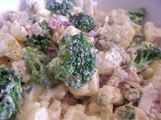 salade de brocoli, chou-fleur et fromage bleu