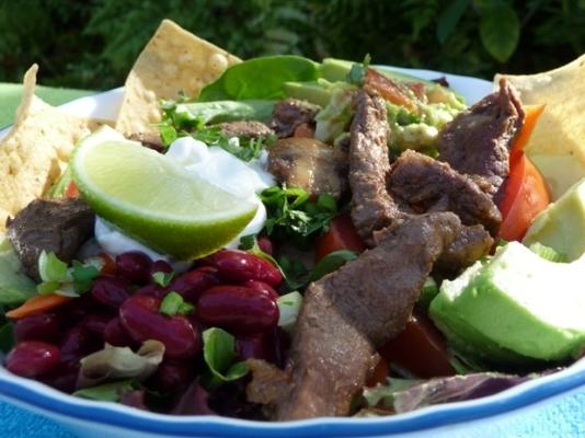 salade de tacos du sud-ouest gastronomique de becky ou nachos avec steak
