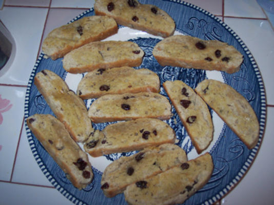 biscotti moelleux à la banane, raisins secs à la cannelle et au croustillant