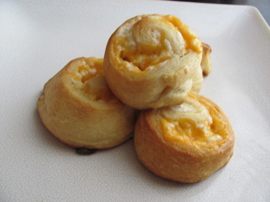 croissant de trois fromages