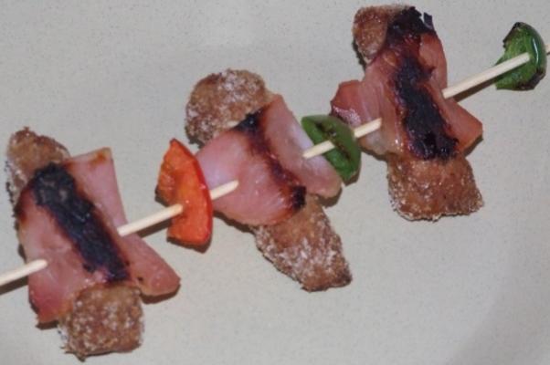 brochettes de porc et de bacon