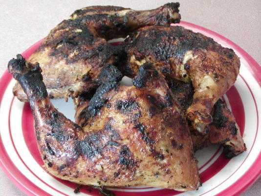 poulet à l'ail, citron et herbes sur le gril