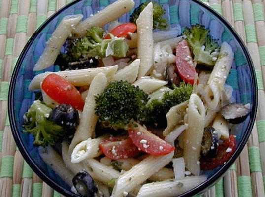 salade d'artichauts et de pâtes