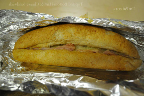 sandwich au jambon et au fromage de haut en bas