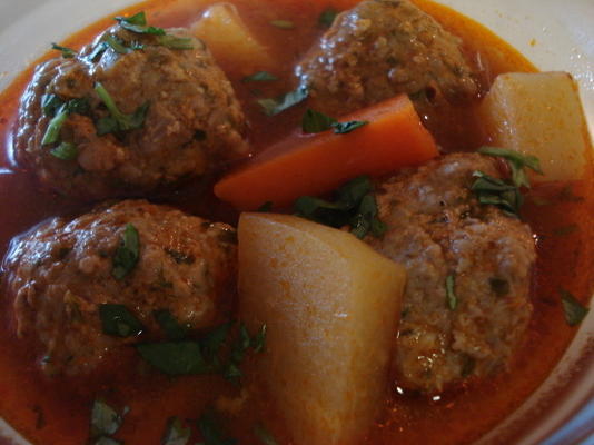 authentique sopa de albondigas (soupe aux boulettes de viande)