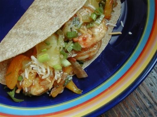 tacos aux crevettes avec salsa tropicale