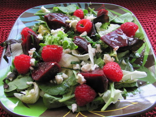 salade de betteraves et de baies