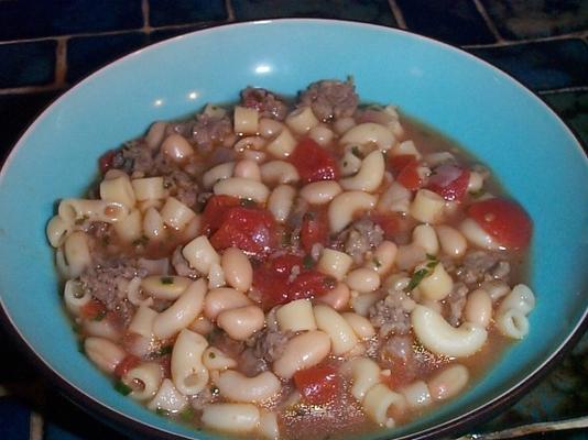 soupe de haricots italiens et saucisses