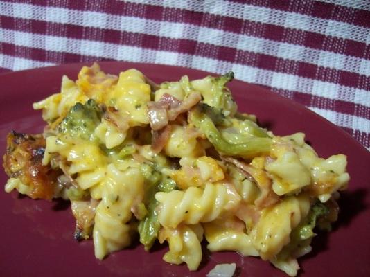 jambon, brocoli, casserole de macaroni au fromage