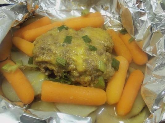 hamburgers et légumes au cheddar grillés