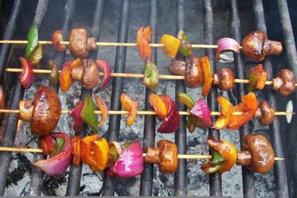 meilleurs brochettes de légumes marinés