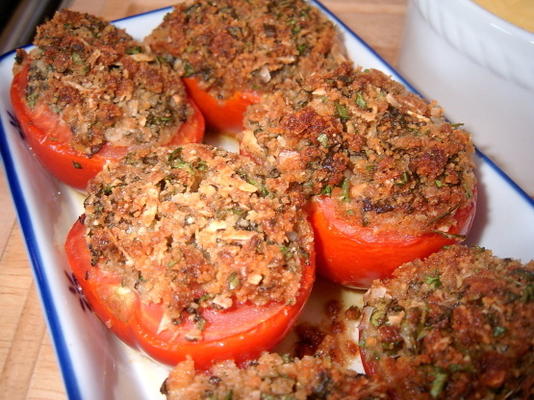 Tomates cuites au four avec basilic et parmesan