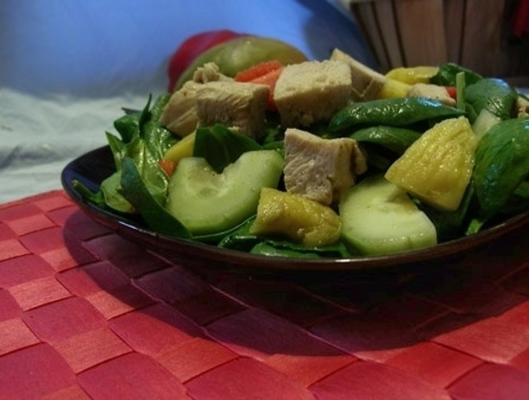 salade de mangue, poulet et épinards