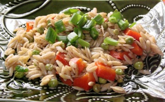 salade d'orzo, de pois et de poivron