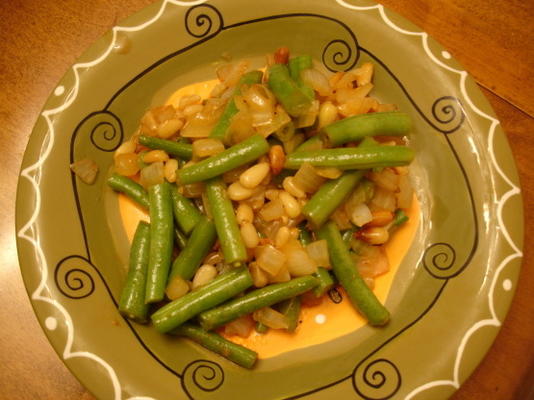 haricots verts sautés aux pignons