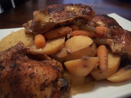 cuisses de poulet braisées avec carottes et pommes de terre