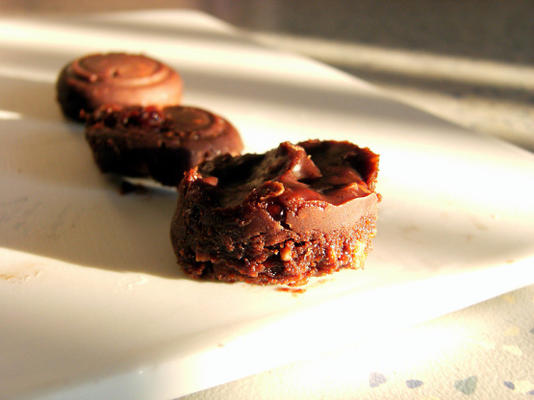 mini-tasses de noix chocolat-framboise