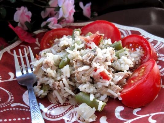 thon et haricots verts avec du riz