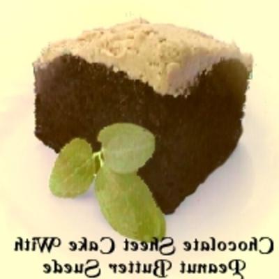 gâteau de feuille de chocolat avec daim au beurre d'arachide