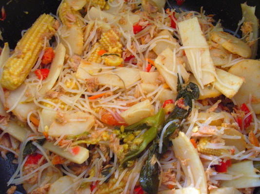 boeuf, légumes et nouilles de riz à la sauce d'huîtres