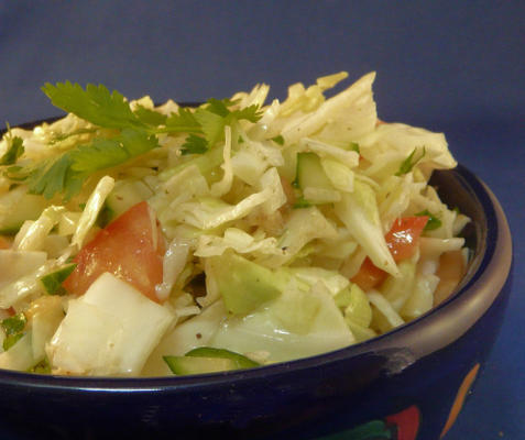 salade de chou à l'ail (col con aderezo de ajo)
