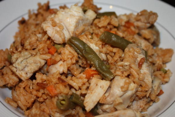 arroz con pollo - style delicioso