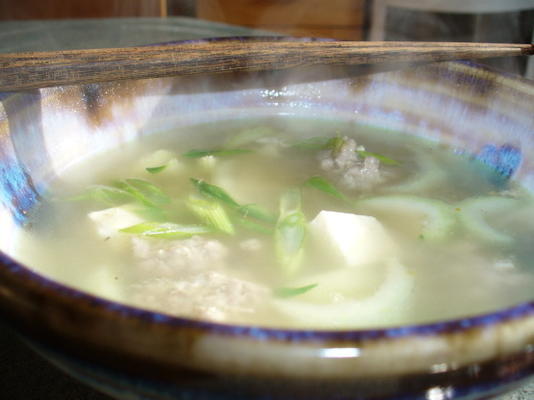 kang jyd taohu (soupe thaïlandaise au tofu)