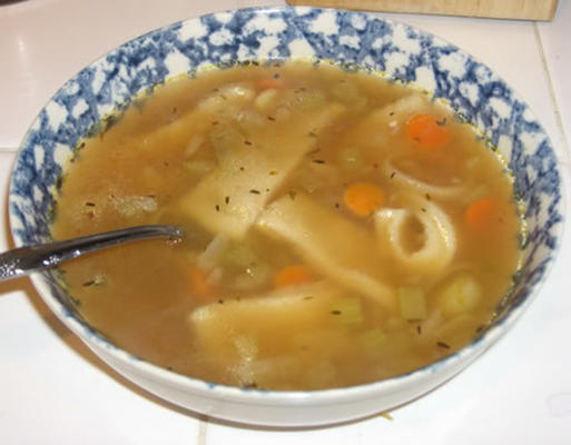 soupe aux boulettes de légumes (végétalien)
