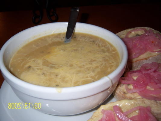 soupe de courge poivrée rôtie au romarin et à l'ail