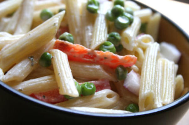 salade de penne aux poivrons et pois