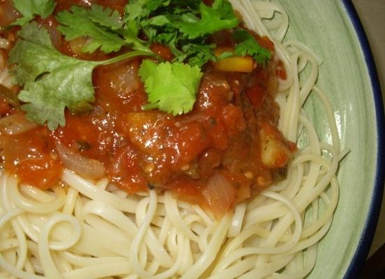 spaghettis à l'ail avec légumes sautés