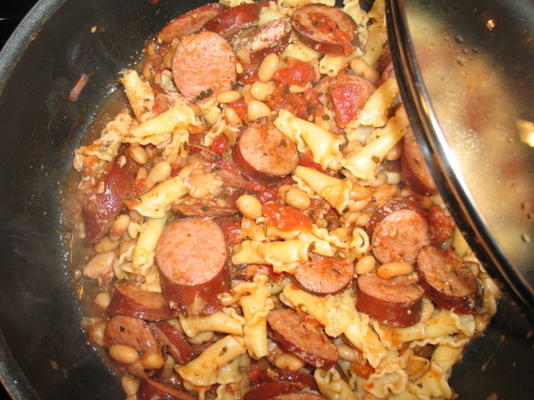 rigatoni aux haricots blancs et aux saucisses