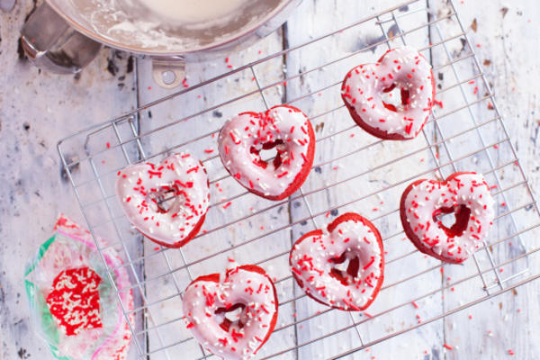 beignets de velours rouge cuits au four