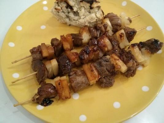 brochettes de boeuf et ananas (anguilla)