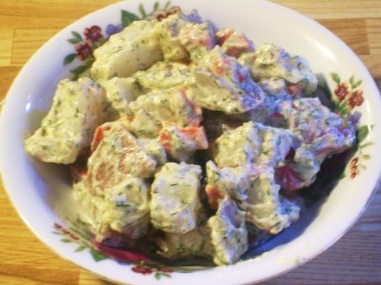 salade de pommes de terre au poivron rouge rôti (végétalien)