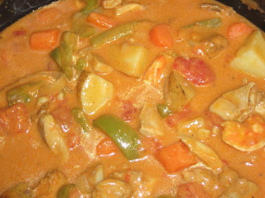 poulet au curry de noix de coco délicieux