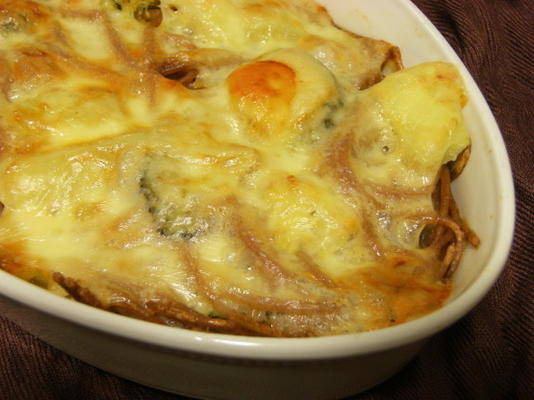 casserole de spaghetti, brocoli et fromage