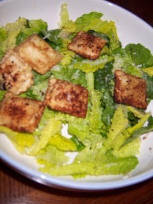 salade César aux raviolis frits