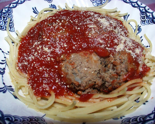 boulettes de viande de grand-père rondina et sauce